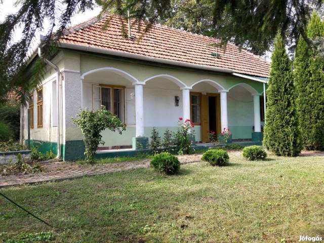 senyei paraszthaz 02.jpg